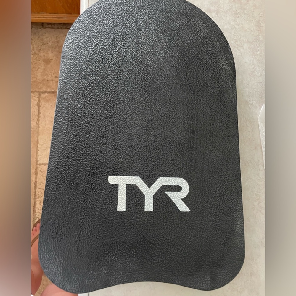 TYR adult kick board new